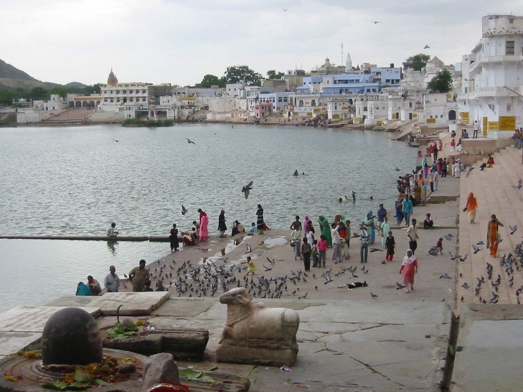 Pilgrims on a ghat at Pushkar Lake